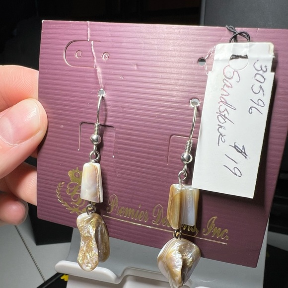 Premier Designs Sandstone Earrings - Picture 1 of 3